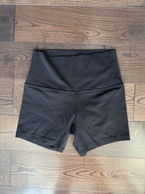 Lululemon shorts size 4